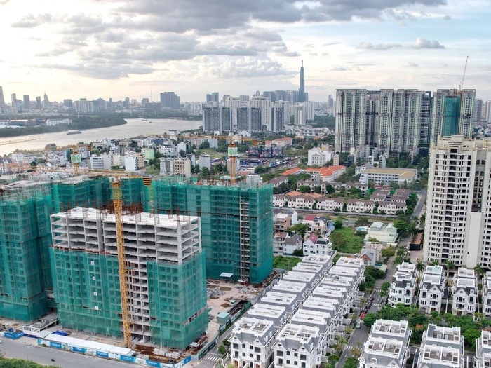 Sếp BĐS lương ‘vài trăm củ’ 1 tháng