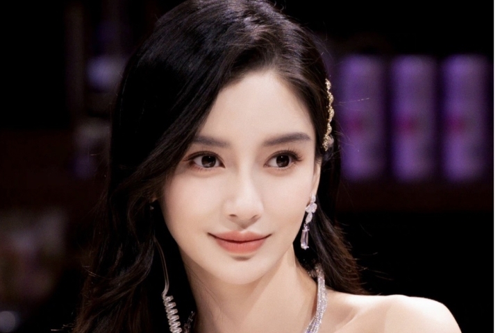 Angelababy trở về Hong Kong, bắt đầu một chương mới