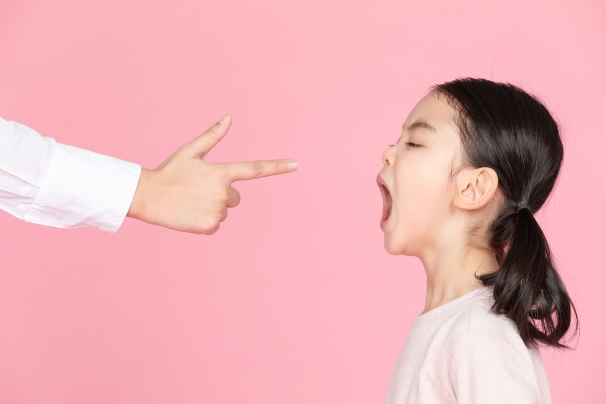 Con nhỏ hay chửi thề: Làm sao để giúp con vượt qua?