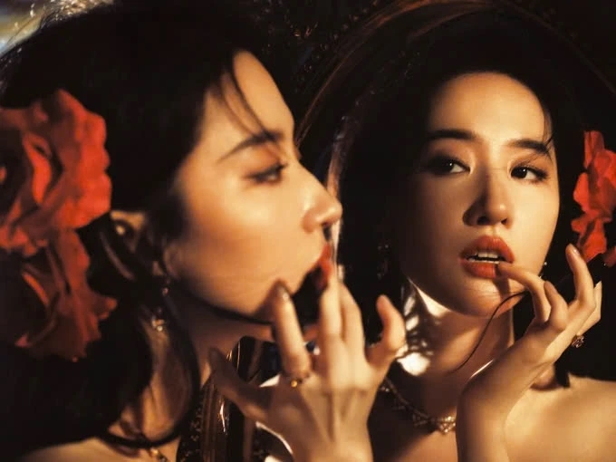 Lưu Diệc Phi: Hoa hồng tháng tám vẫn rực rỡ