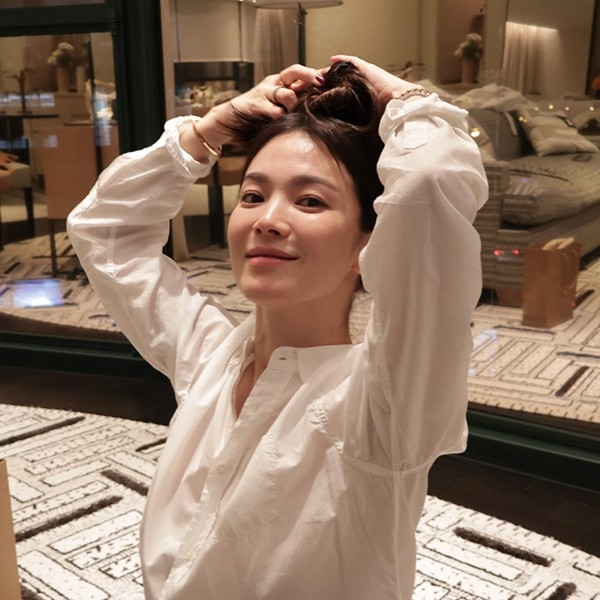 Song Hye Kyo, mặt nạ lòng trắng trứng, mặt nạ mật ong, làm đẹp da, dưỡng da
