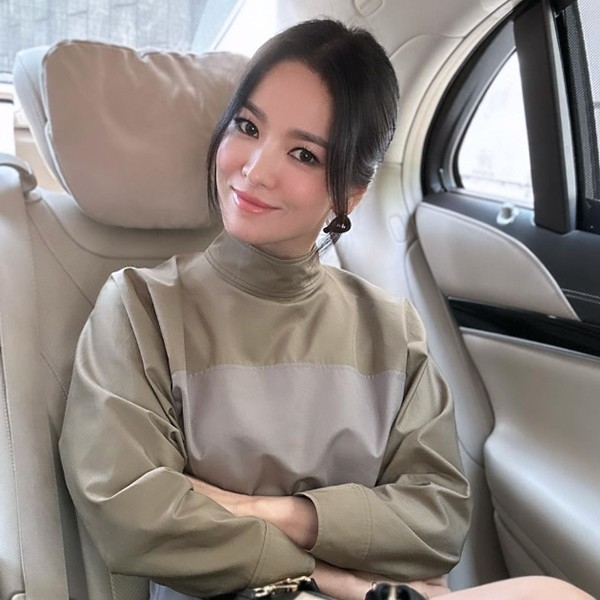 Song Hye Kyo, mặt nạ lòng trắng trứng, mặt nạ mật ong, làm đẹp da, dưỡng da