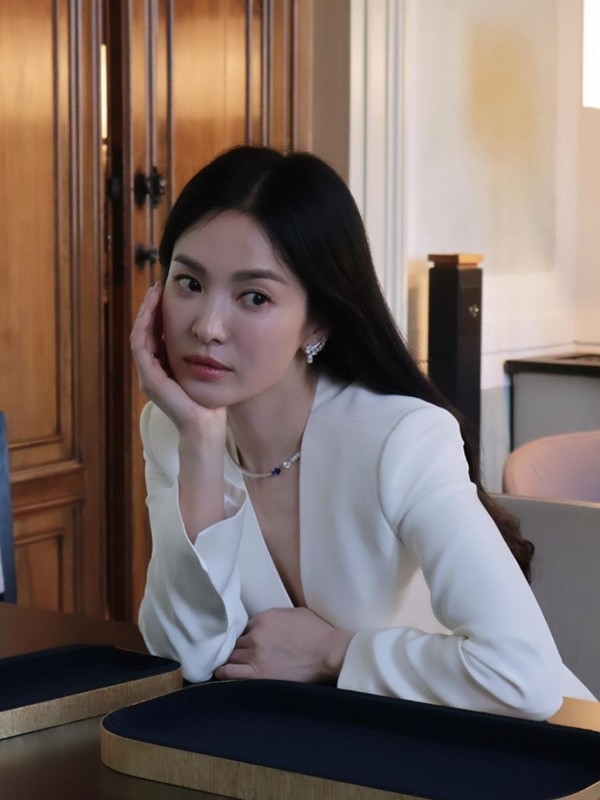Bí quyết mặt nạ lòng trắng trứng và mật ong của Song Hye Kyo