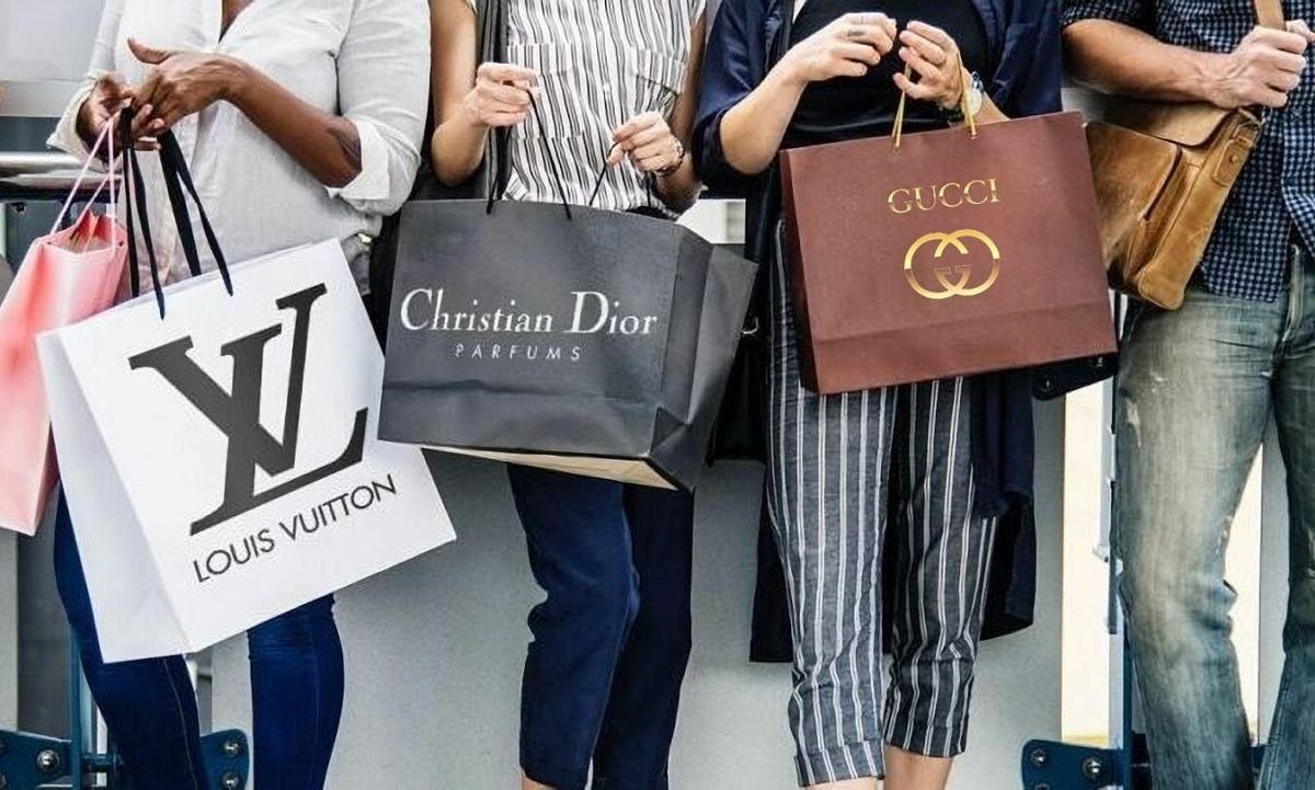 Người Việt chi bao nhiêu cho Dior, Chanel, Louis Vuitton?