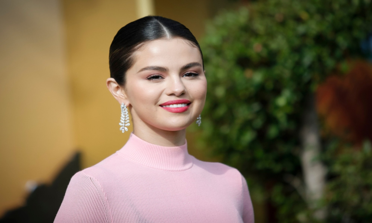 Selena Gomez chính thức gia nhập câu lạc bộ tỷ phú USD