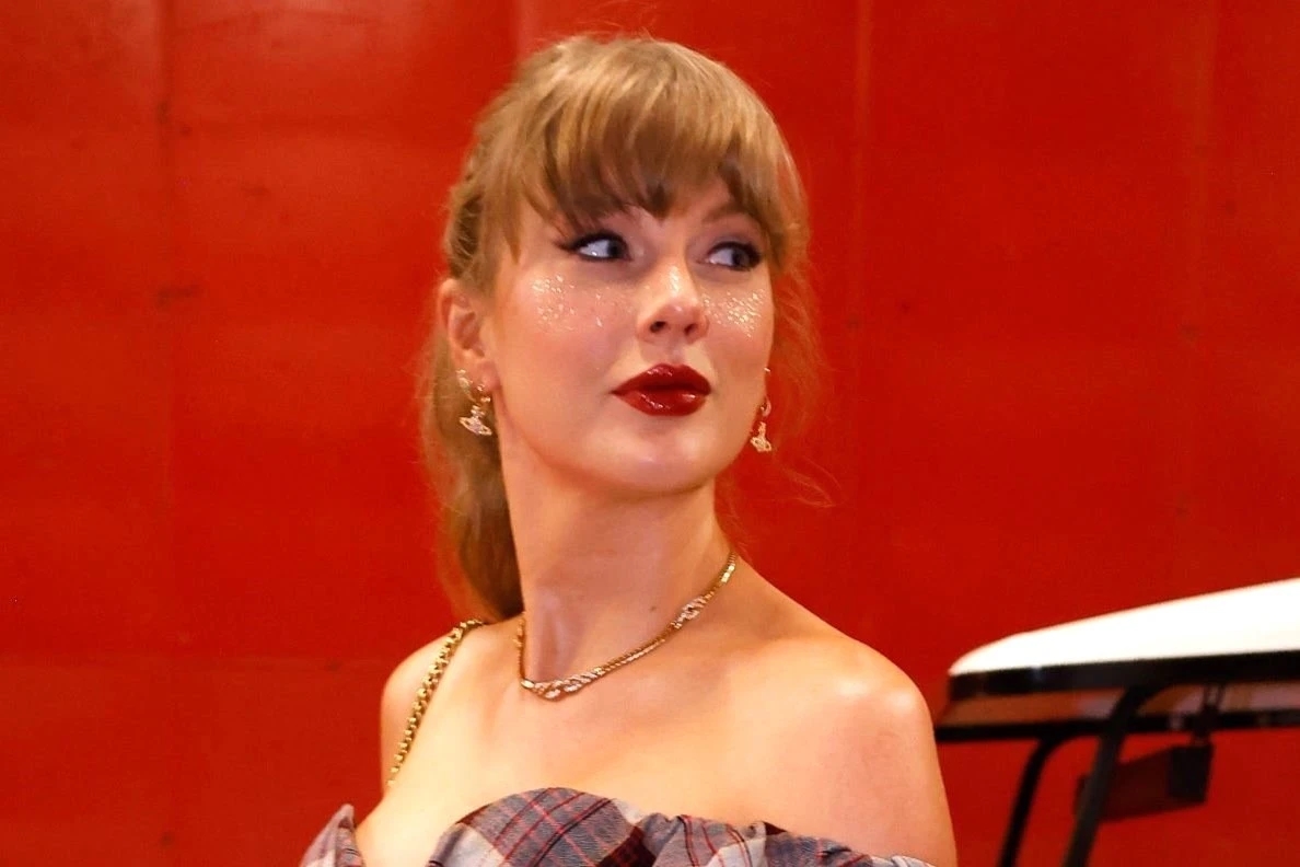Taylor Swift khiến tàn nhang giả lên ngôi