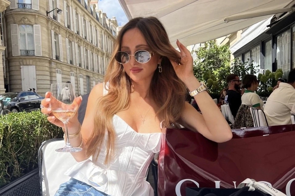 Giới siêu giàu khoe giàu bằng cách nào?