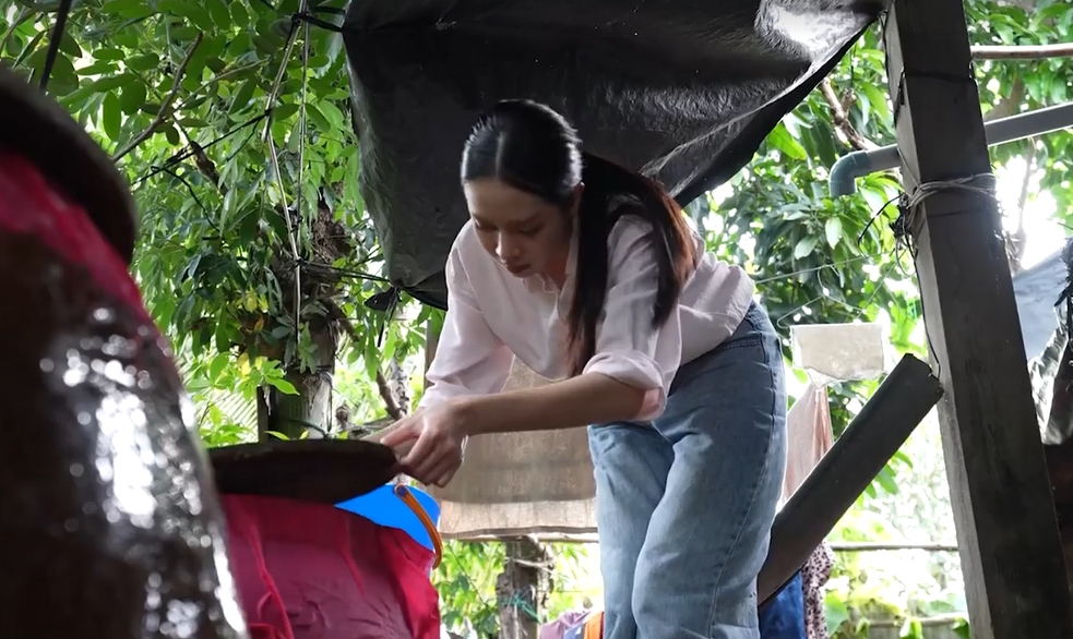 Hoa hậu Thanh Thủy mang nước sạch về miền Tây