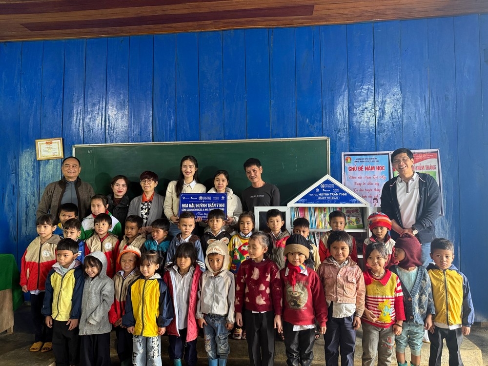 Hoa hậu Ý Nhi mang ánh sáng tri thức đến với trẻ em vùng cao