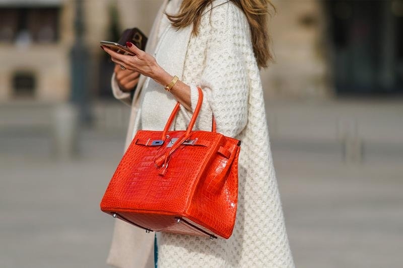 Giám đốc Hermès bị phản đối vì câu nói ‘túi 10.000 USD không đắt’