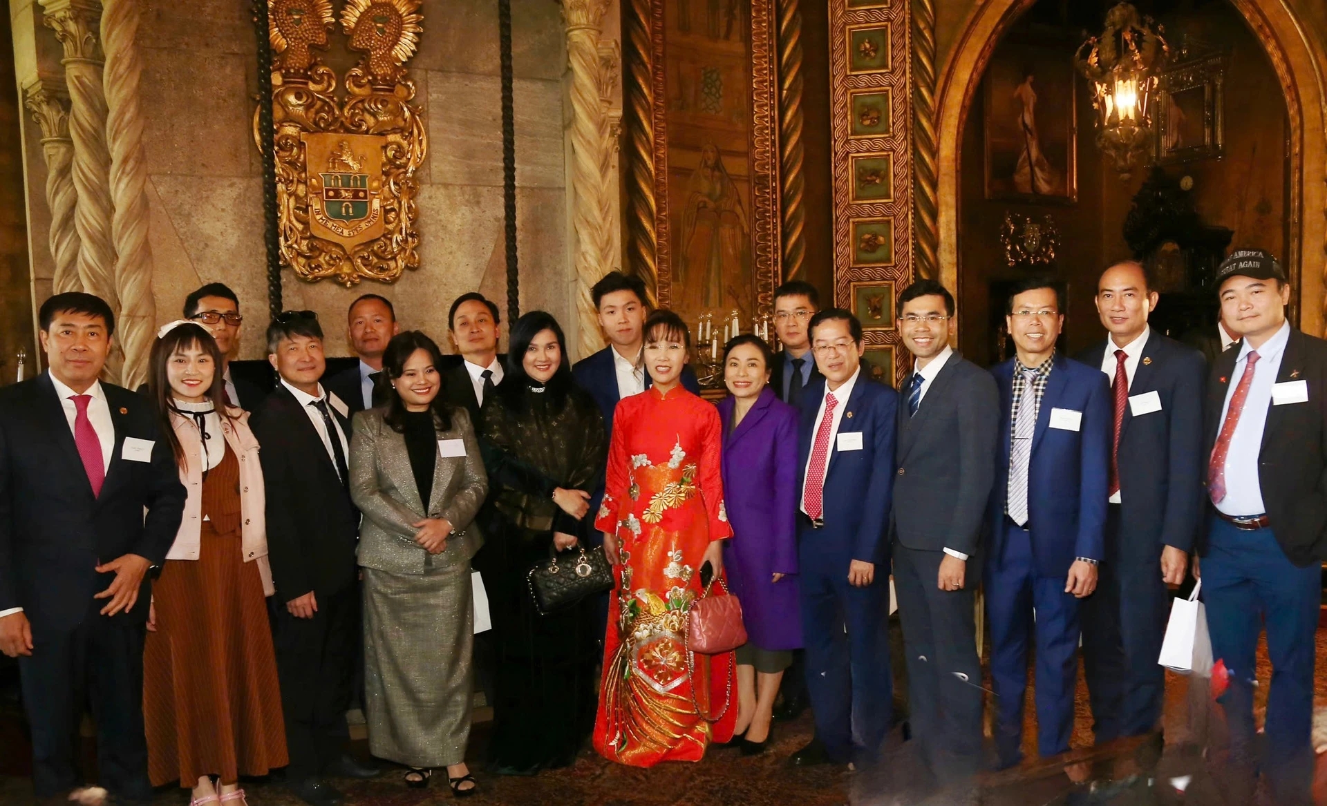 Tỷ phú Nguyễn Thị Phương Thảo gặp đối tác tại dinh thự tổng thống Trump