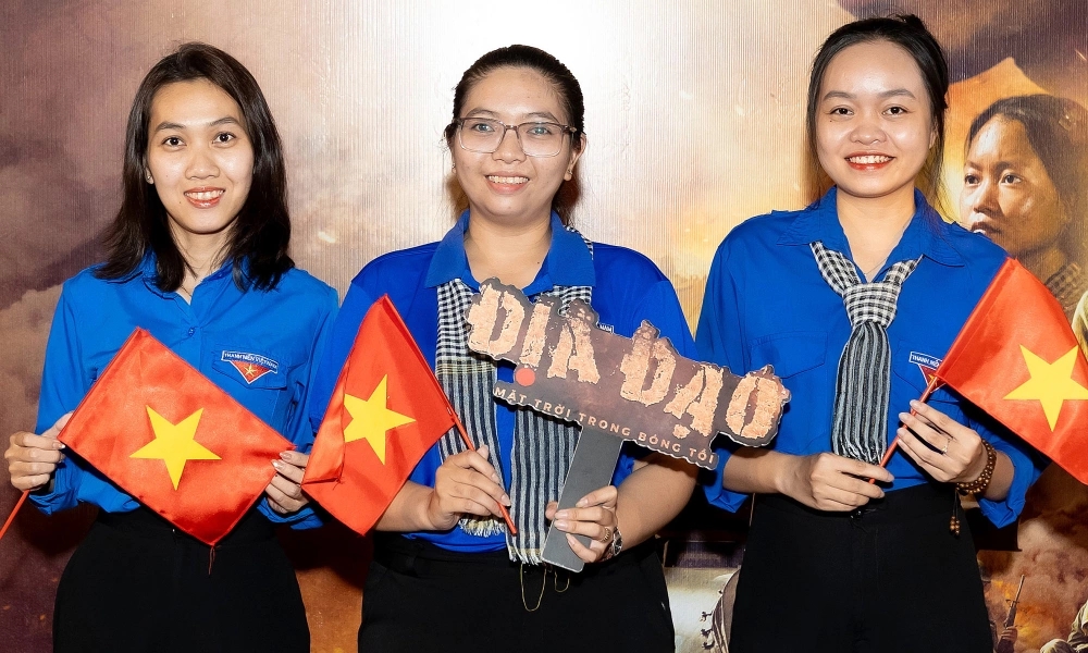 Gen Z rủ nhau đi xem ‘Địa đạo’