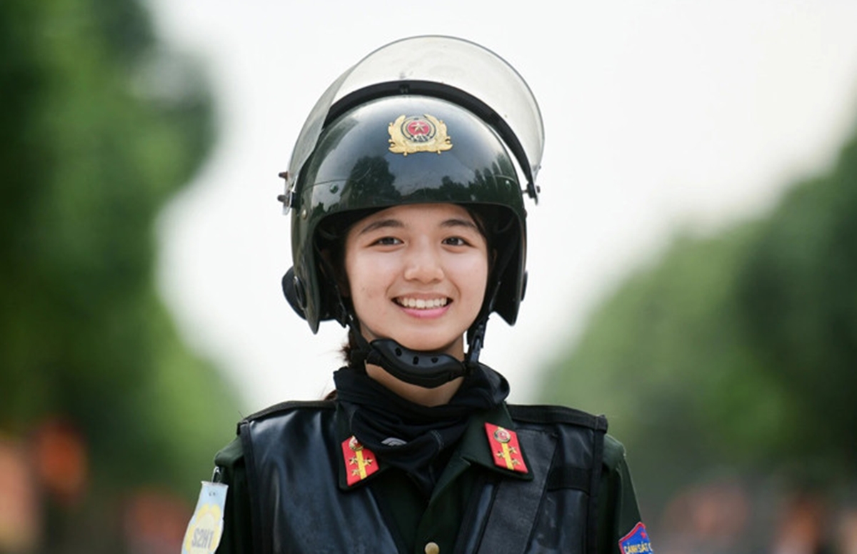 Dàn chiến sĩ đẹp hút hồn tại lễ diễu binh 30/4 khiến dân mạng 'xao xuyến'