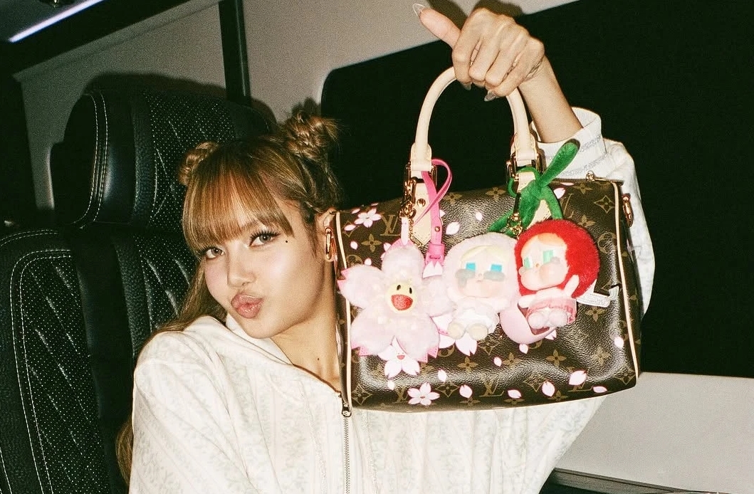 Từ Labubu đến ‘em bé khóc’: Lisa khơi dậy trào lưu cảm xúc mới tại Coachella