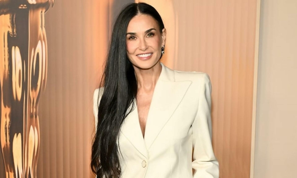 Demi Moore – Vẻ đẹp của sự tự do và thấu hiểu chính mình ở tuổi 62