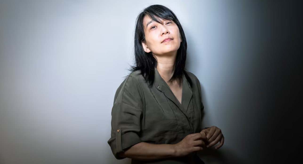 Sách mới của Han Kang bán chạy như tôm tươi