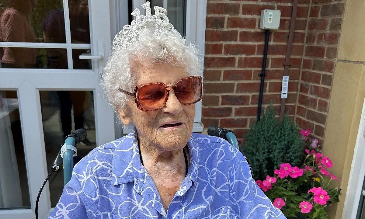 Cụ bà 115 tuổi chia sẻ bí quyết sống lâu: 'Đừng tranh cãi với ai'