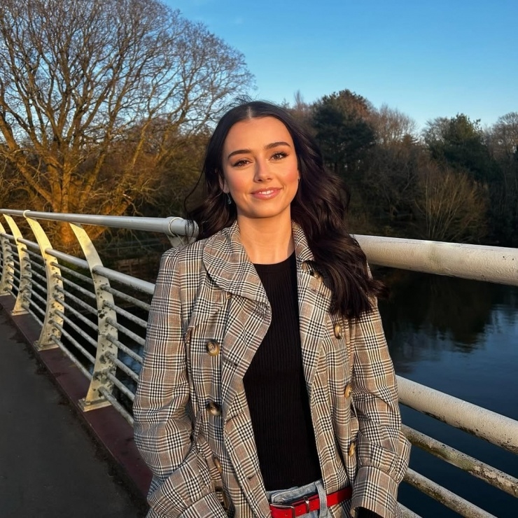 Helena Hawke, Miss Wales 2025, Hoa hậu Thế giới, nữ phi công, đại diện xứ Wales