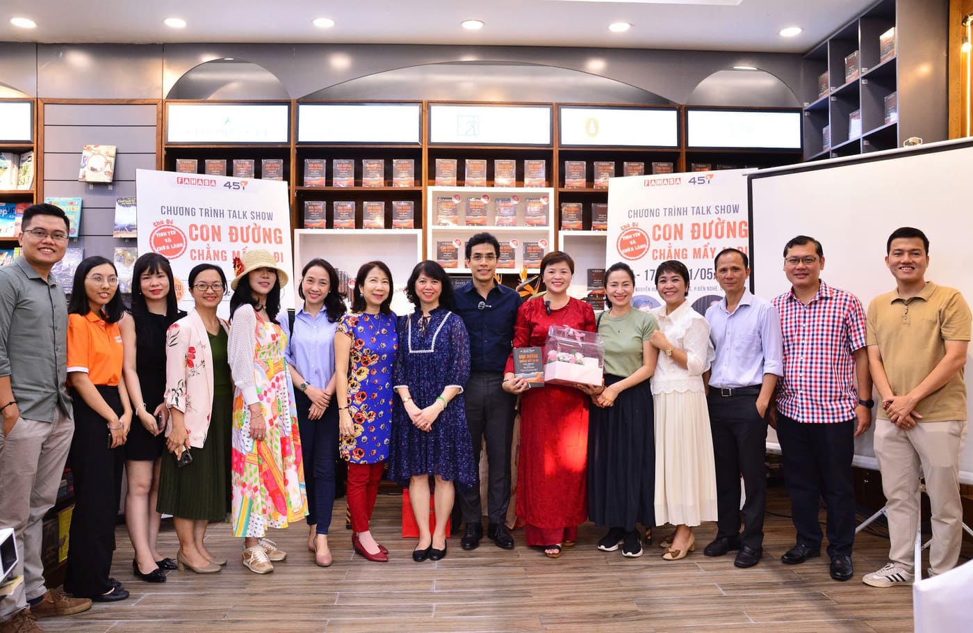 Con đường chẳng mấy ai đi