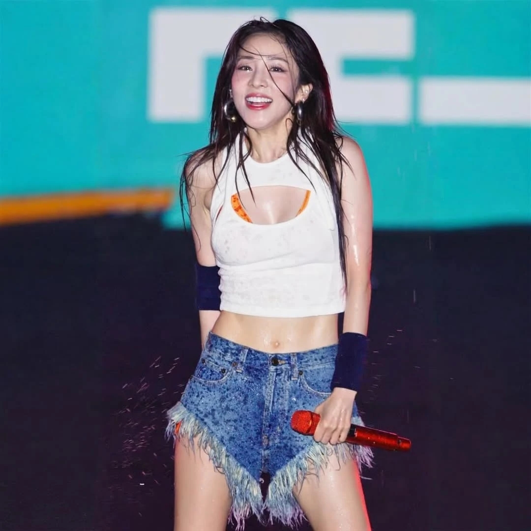 Sandara Park, Sandara Park tuổi 41, vóc dáng Sandara Park, 2NE1, sao Hàn