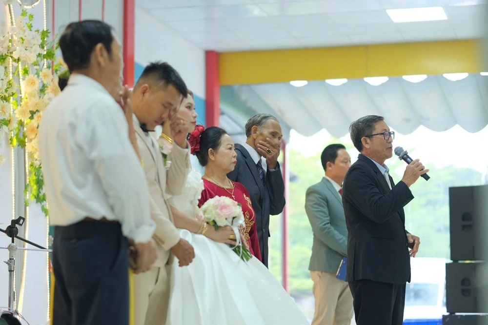 chuyện tình Bạn muốn hẹn hò, ly trà sữa tỏ tình, đám cưới sau show hẹn hò, yêu thật lòng, chàng thợ điện cưới vợ, Lê Hoàng Nhật Linh, Trần Đức Trung