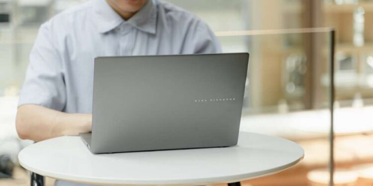 ASUS ra mắt Vivobook S14/S16 với thiết kế siêu mỏng nhẹ, thời lượng pin ấn tượng
