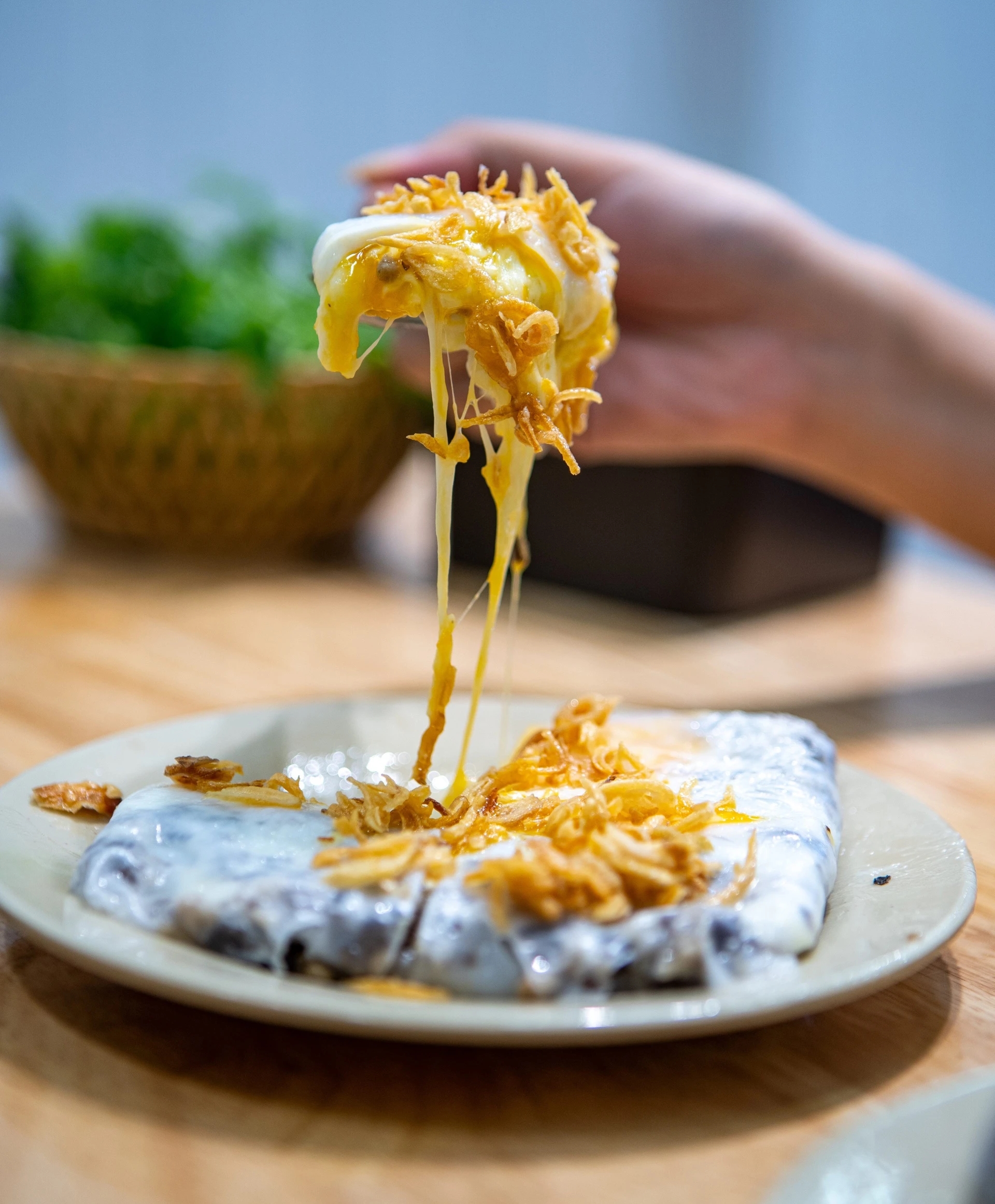 Bánh cuốn phô mai, bánh cuốn, nước mắm, Hà Nội, ẩm thực Hà Nội, món ăn lạ