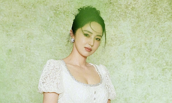 Đổng Tuyền tái hôn với bạn diễn kém 9 tuổi