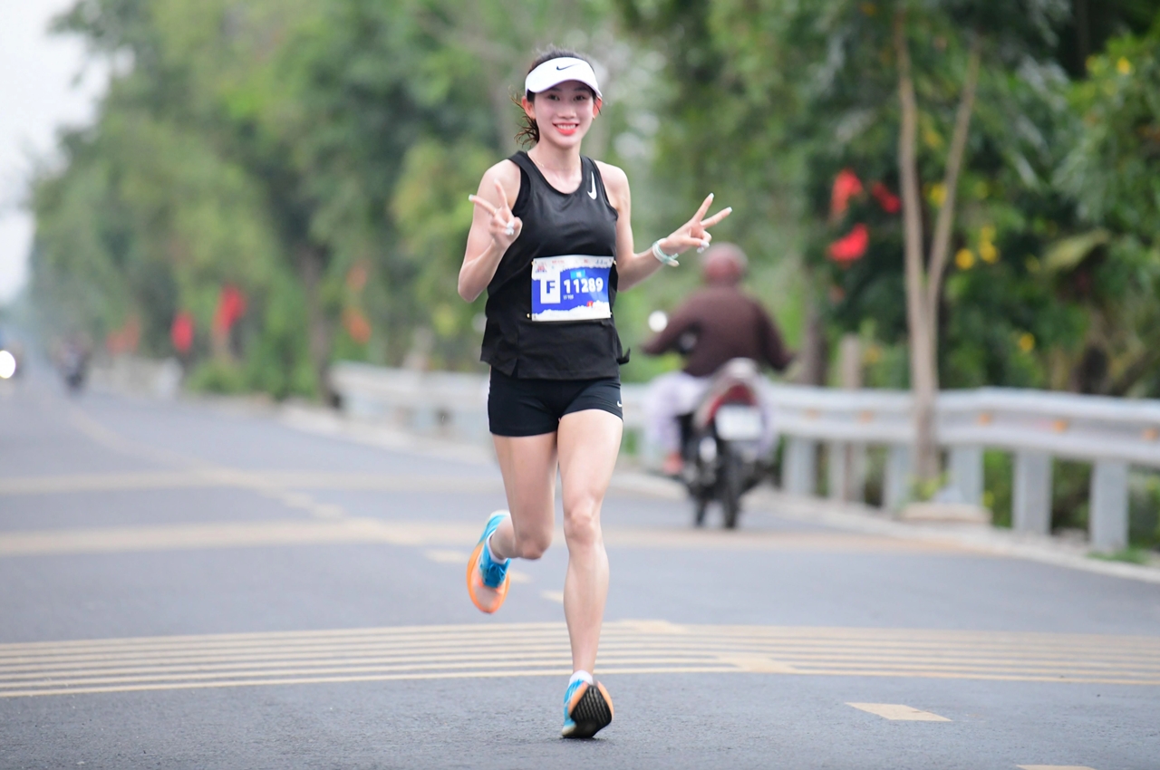 Khánh Ly: Bóng hồng điền kinh vượt lên từ giọt nước mắt tuổi thơ