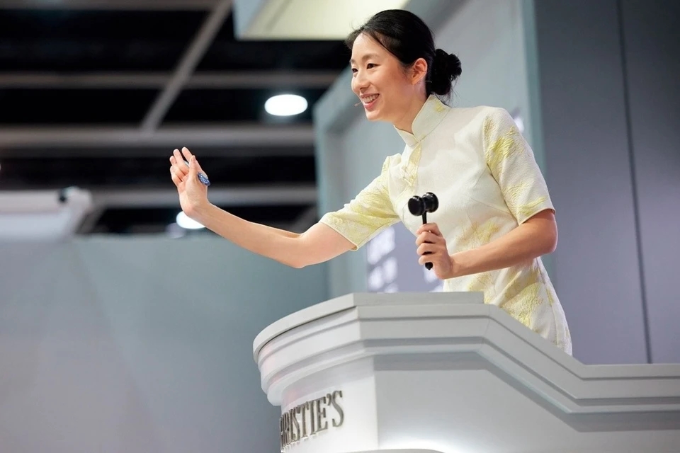 Liang-lin Chen: Nữ hoàng đấu giá gõ nhát búa triệu đô của Christie’s