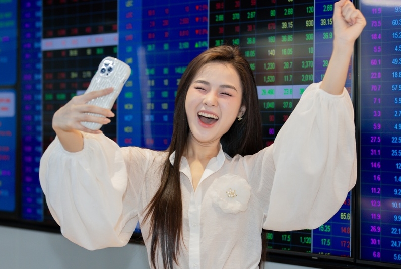 VN-Index, Chứng khoán Việt Nam, thanh khoản kỷ lục, SHB, SHS