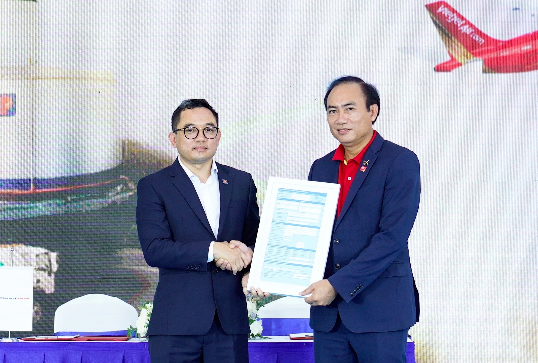 Vietjet, Petrolimex Aviation, SAF, nhiên liệu hàng không bền vững, phát triển xanh, giảm phát thải