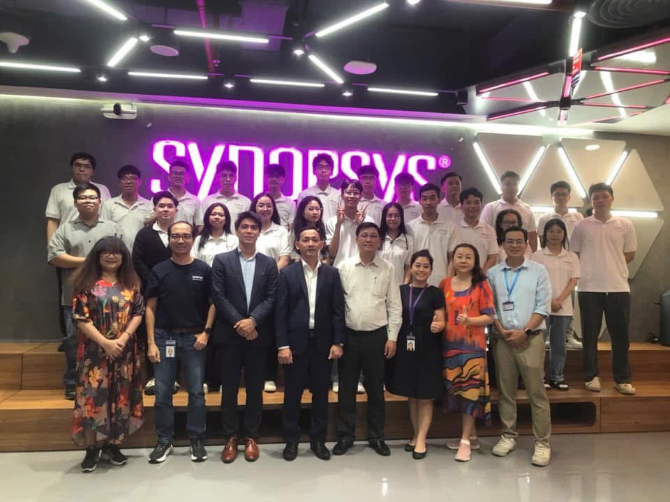 Synopsys bế giảng khóa Đào tạo Tài năng Thiết kế Vi mạch 2025