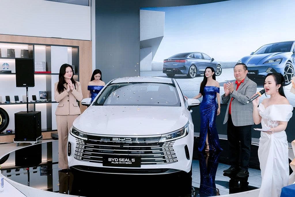 BYD SEAL 5 ra mắt tại Việt Nam: Sedan hạng C đầu tiên sở hữu công nghệ DM-i Super Hybrid