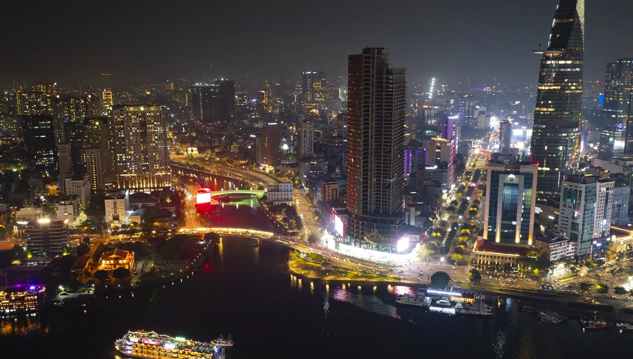 TP.HCM rực sáng về đêm sau dự án chiếu sáng 50 tỷ đồng