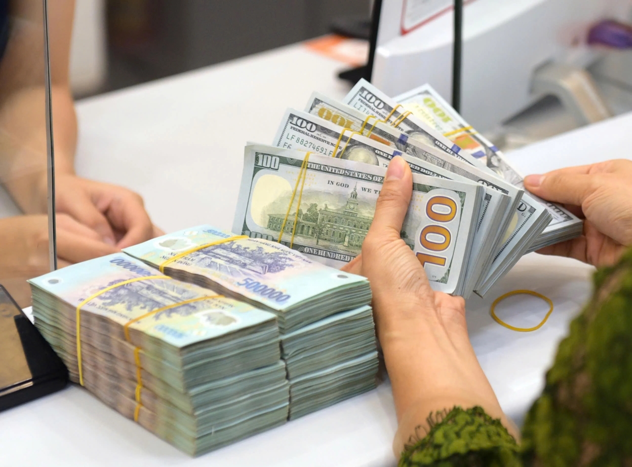 Lãi suất qua đêm, lãi suất liên ngân hàng tăng, thanh khoản ngân hàng, OMO, điều hành tiền tệ, NHNN