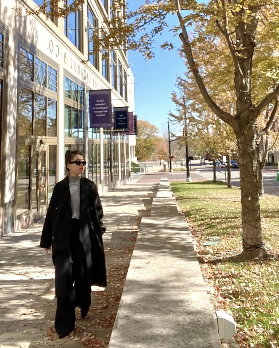 Cơ phó người Việt, Xuân Linh, Republic Airways, phi công Việt ở Mỹ, nữ phi công 24 tuổi