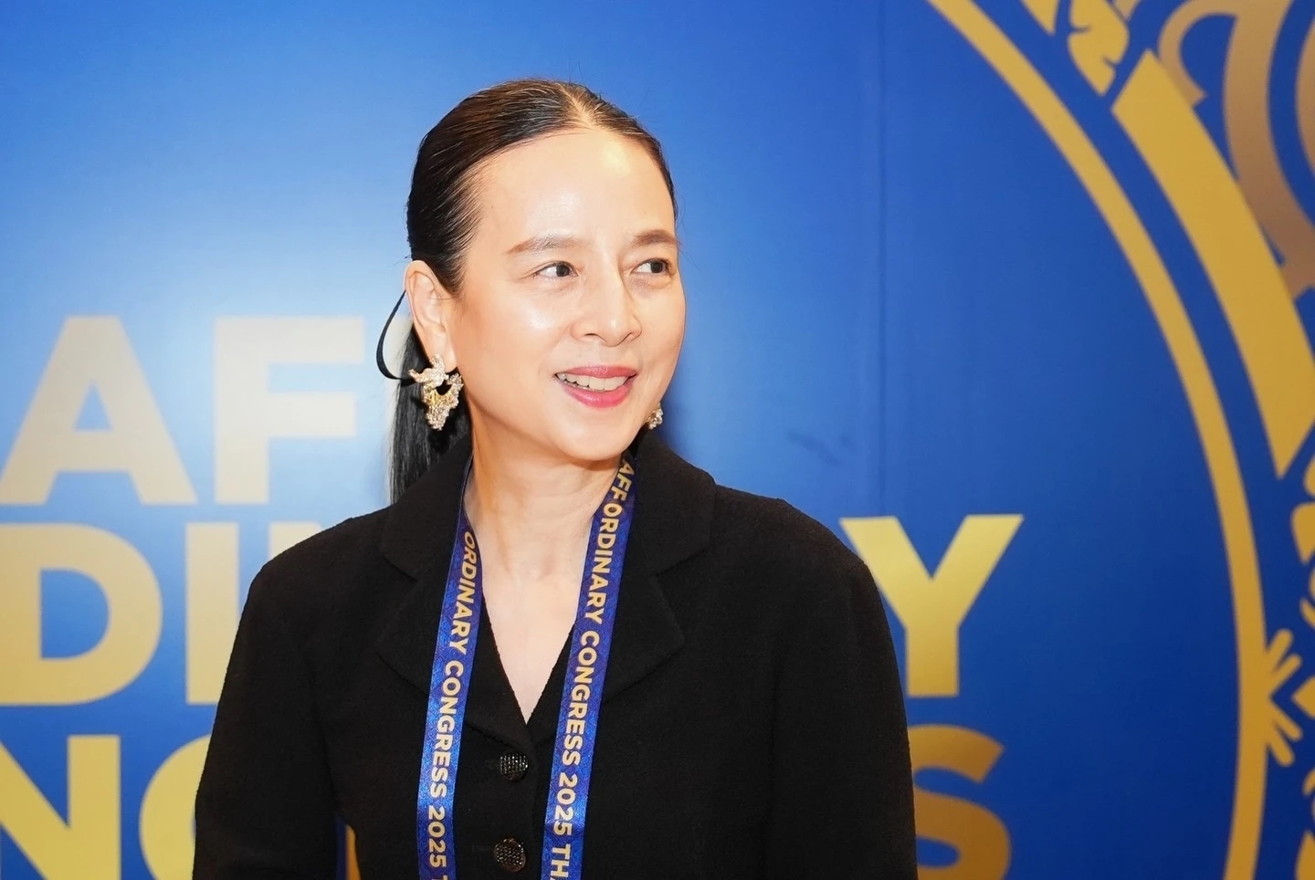 Madam Pang thời trẻ, nhan sắc Madam Pang, Chủ tịch Liên đoàn Bóng đá Thái Lan, Madam Pang Facebook, nữ tỷ phú Thái Lan