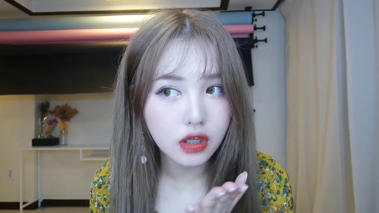 Daddoa, YouTuber Daddoa, Beauty Blogger Hàn Quốc, qua đời, Lee Da-sol, bạo lực học đường, sắc đẹp, cộng đồng làm đẹp, Leferi Beauty Entertainment