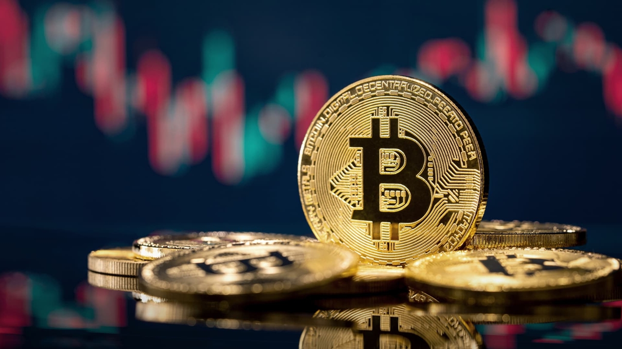 Bitcoin, giá Bitcoin hôm nay, ETF Bitcoin, quỹ phòng hộ, rút vốn ETF Bitcoin, thuế quan Mỹ, thị trường tiền mã hóa, 60.000 USD