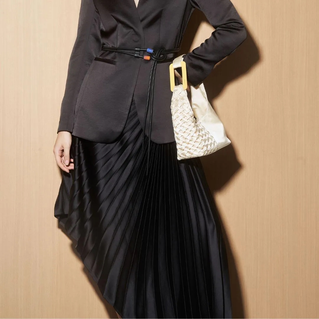 Chân váy midi dập ly, Chân váy midi dập ly Chu Du, chân váy midi đen cao cấp, chân váy lệch tà high-low, chân váy Chu Du