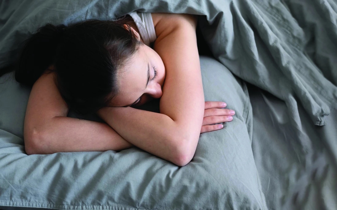 Phụ nữ sau 40 tuổi, ngủ đủ vẫn mệt, phụ nữ tiền mãn kinh, mệt mỏi sau tuổi 40, thay đổi hormone phụ nữ, dinh dưỡng tuổi trung niên