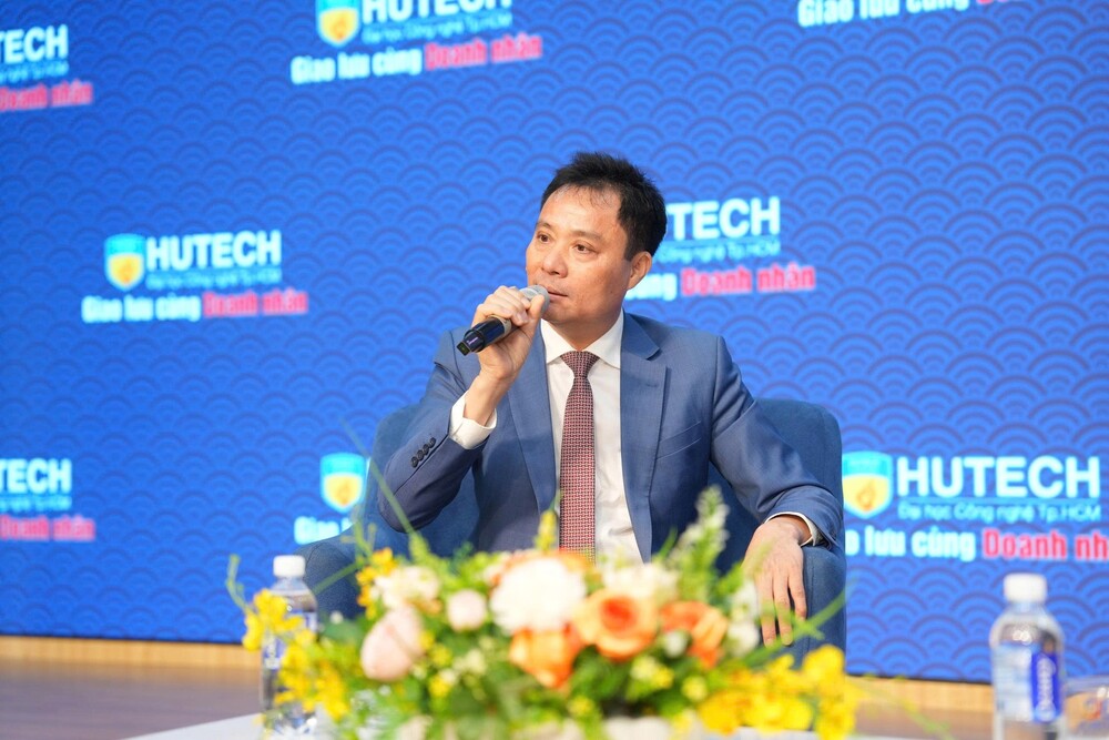 Tiến sĩ Vũ Văn Hoàng – Chủ tịch HĐQT, Tổng Giám đốc Công ty CP Tư vấn thiết kế & Đầu tư Xây dựng Đại Việt, cựu sinh viên khóa 1995 – khóa đầu tiên của Trường Đại học Công nghệ TP.HCM (HUTECH)