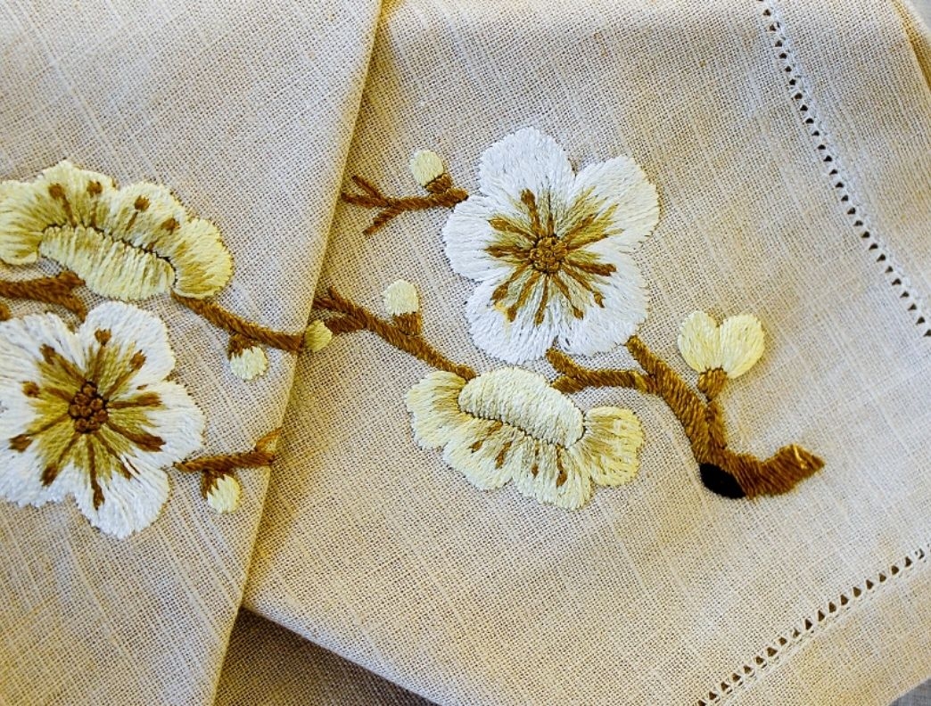 Thêu hiện đại Việt Nam cất cánh nhờ Gen Z