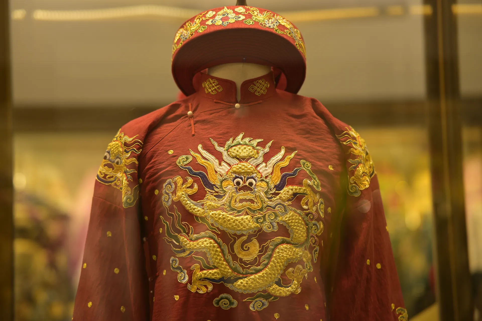 Thêu truyền thống, thêu tay Việt Nam, nghề thêu Gen Z, thêu làng Đông Cứu, thêu tay sáng tạo, thêu và văn hóa dân tộc