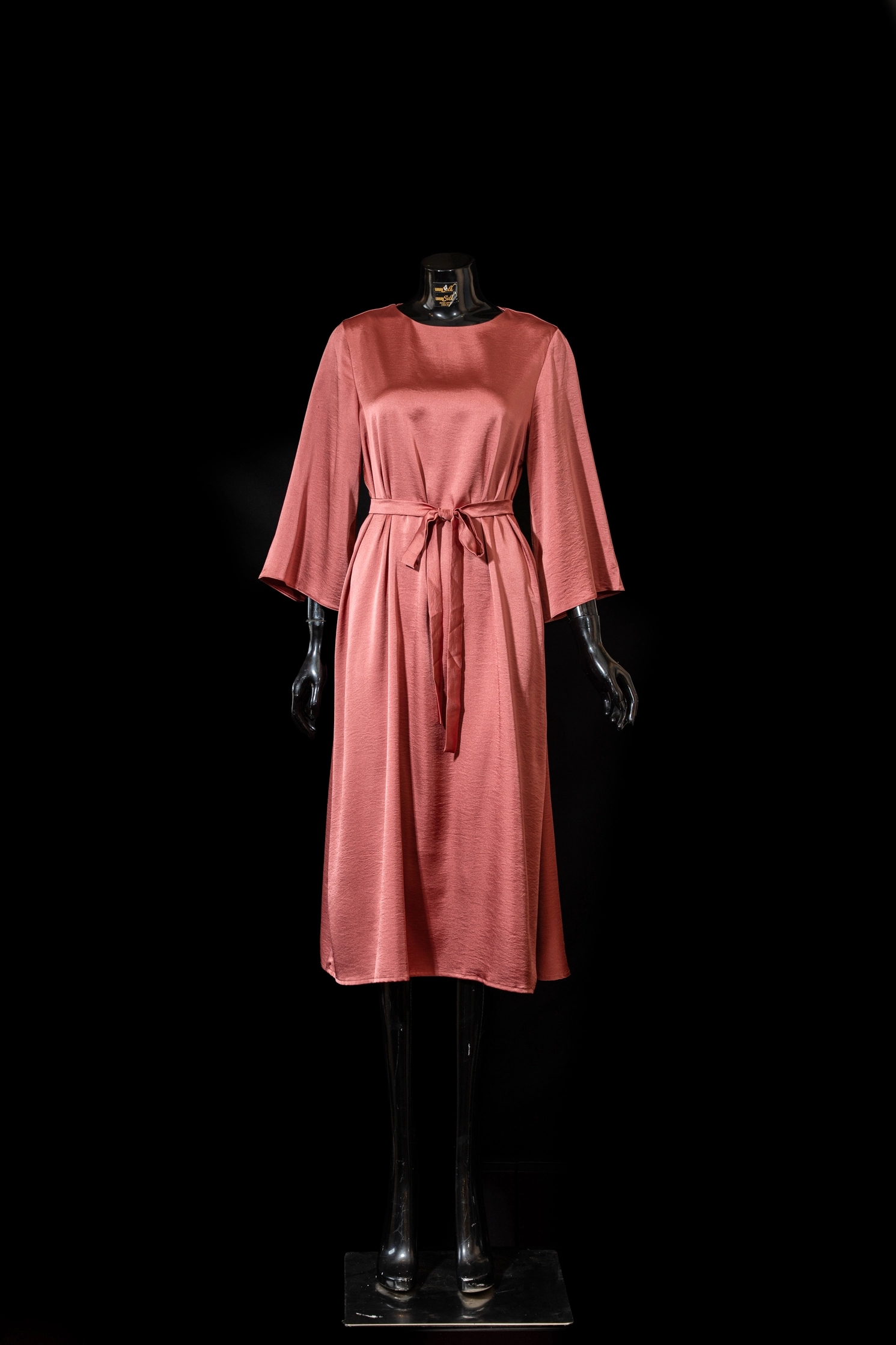 thời trang lụa, váy lụa, nàng thơ, lụa Việt Nam, TMĐT, Gen Z