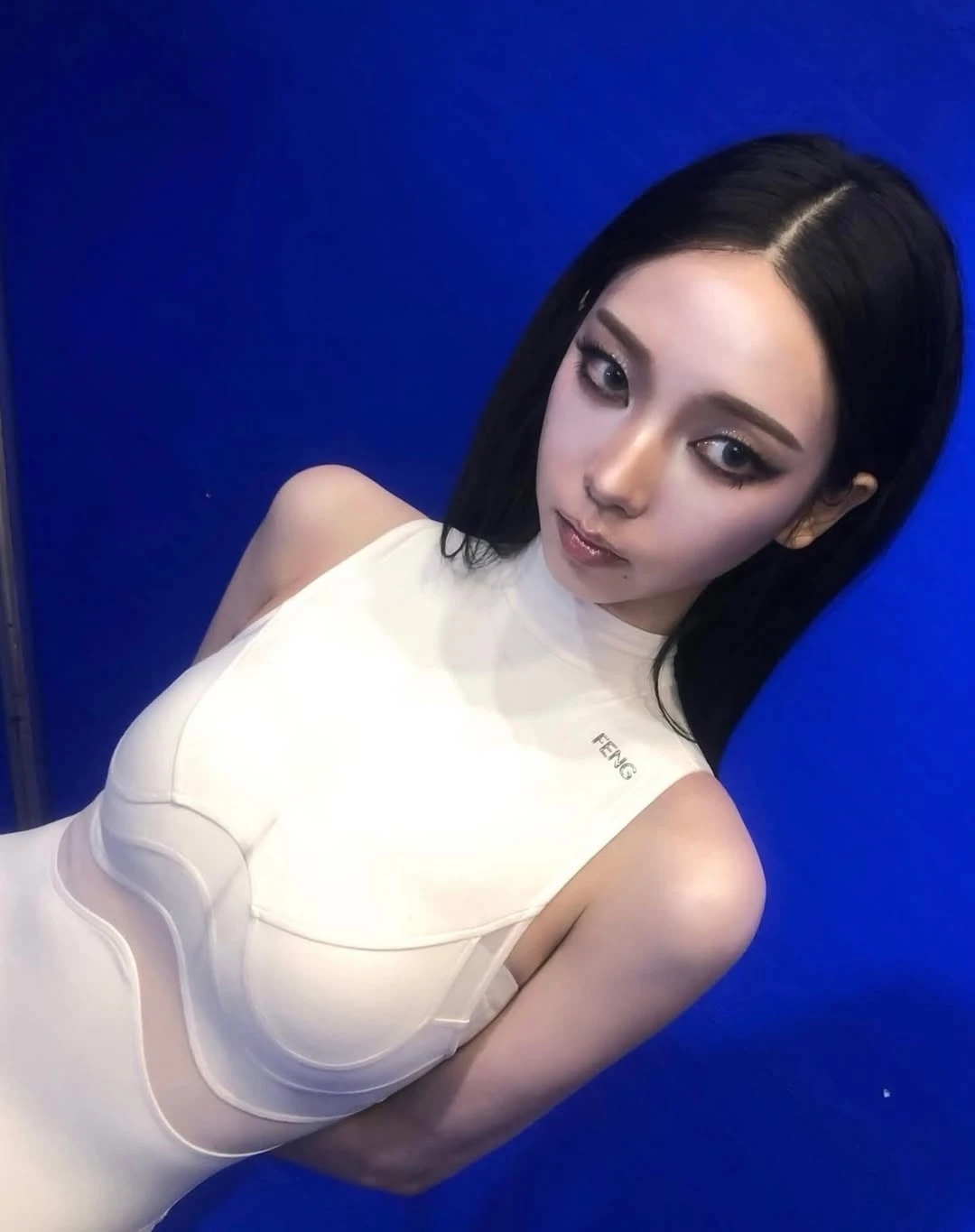 local brand Việt, aespa mặc đồ Việt, thương hiệu Việt aespa, thời trang Việt Nam, Lim Feng, outfit aespa