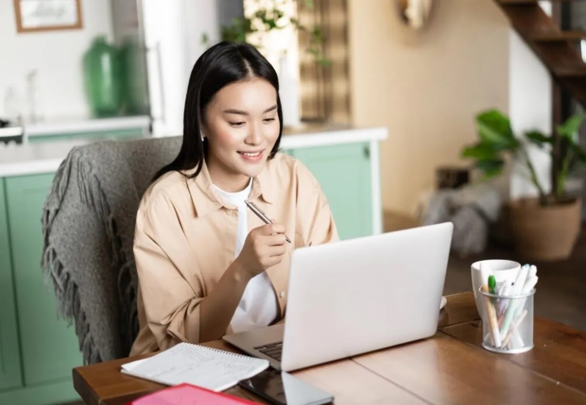 Founder hướng nội, bán hàng cho người hướng nội, kỹ năng sales introvert, chiến thuật bán hàng startup, nữ doanh nhân bán hàng, xây dựng hệ thống bán hàng