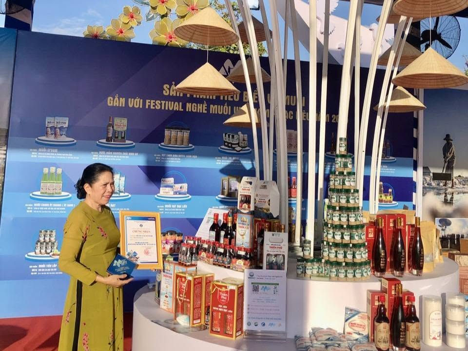 Bà Võ Thị Hồng Thoại