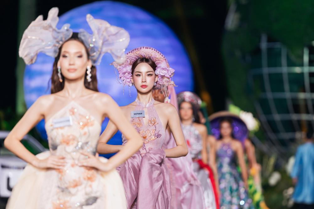 Dàn Người Đẹp Miss World hóa nàng thơ trong 5 bộ sưu Tập Việt